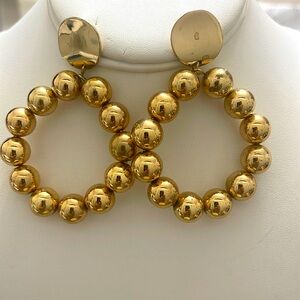 Gorgeous gold earrings by viviglam 🧡❤️🧡